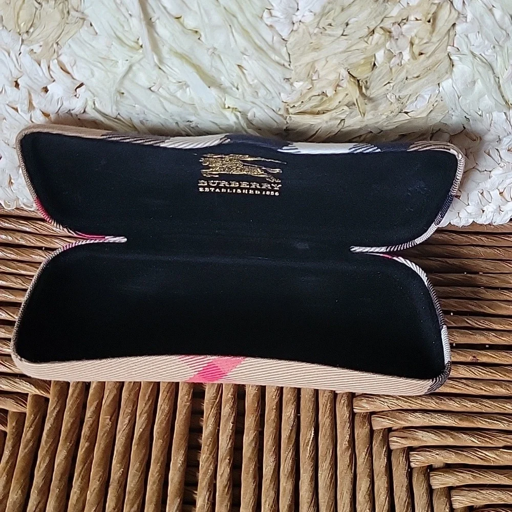Burberry hard eyeglass/sunglass case
